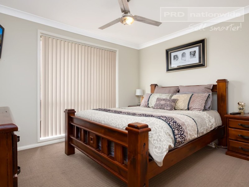 6 Naretha Street, Glenfield Park NSW 2650