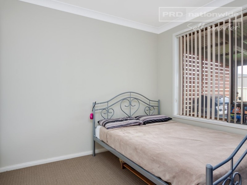 6 Naretha Street, Glenfield Park NSW 2650