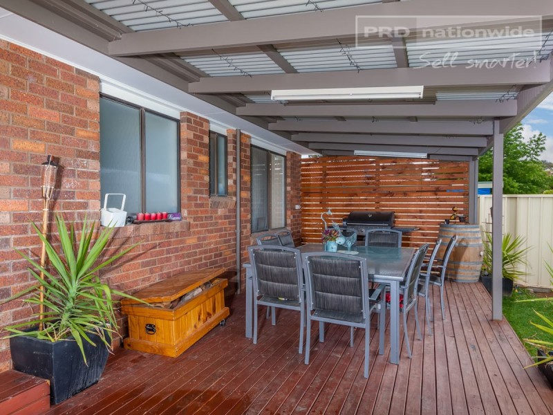 6 Naretha Street, Glenfield Park NSW 2650