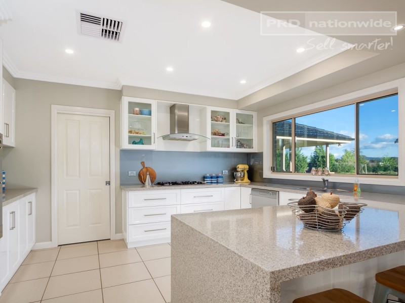 5 Veronica Place, Wagga Wagga NSW 2650