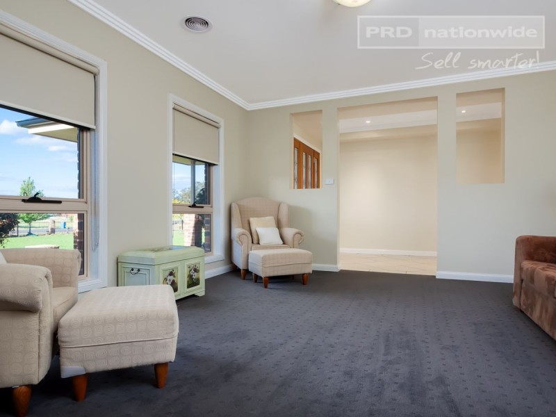 5 Veronica Place, Wagga Wagga NSW 2650