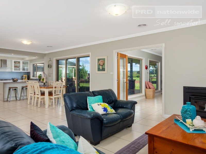 5 Veronica Place, Wagga Wagga NSW 2650