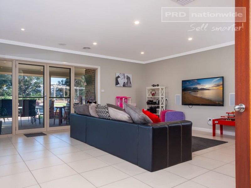 5 Veronica Place, Wagga Wagga NSW 2650