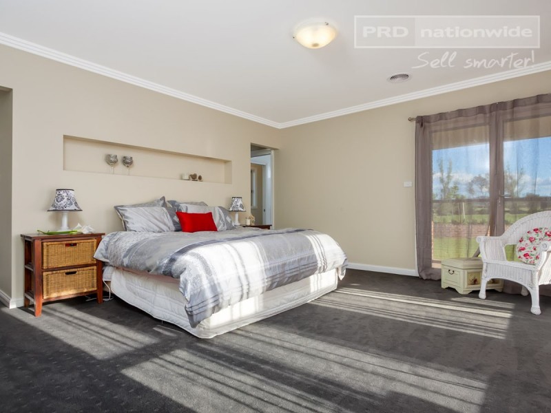 5 Veronica Place, Wagga Wagga NSW 2650