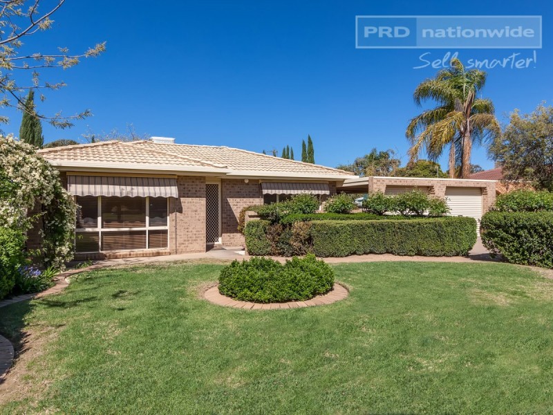41 Balleroo Crescent, Glenfield Park NSW 2650