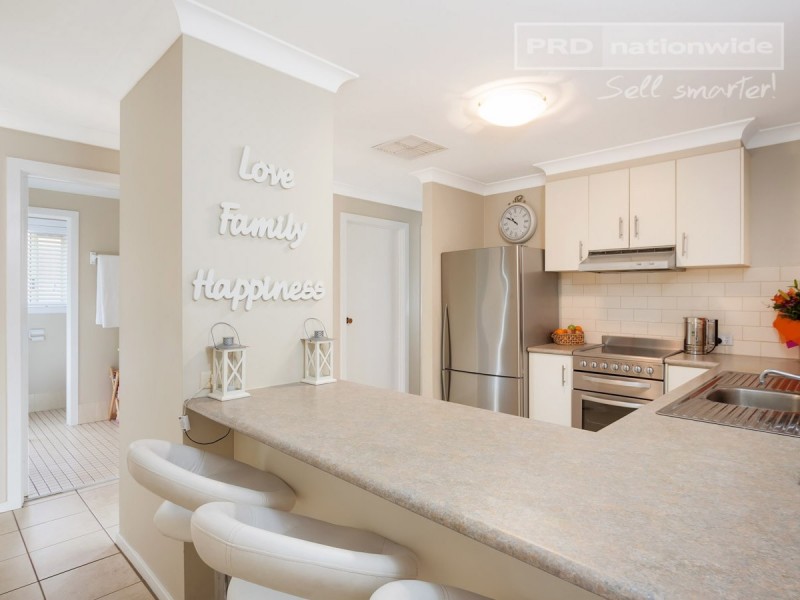 41 Balleroo Crescent, Glenfield Park NSW 2650