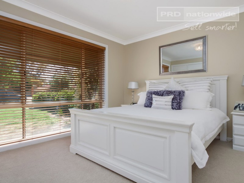 41 Balleroo Crescent, Glenfield Park NSW 2650