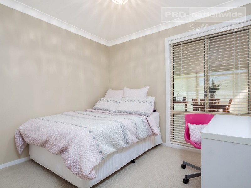 41 Balleroo Crescent, Glenfield Park NSW 2650