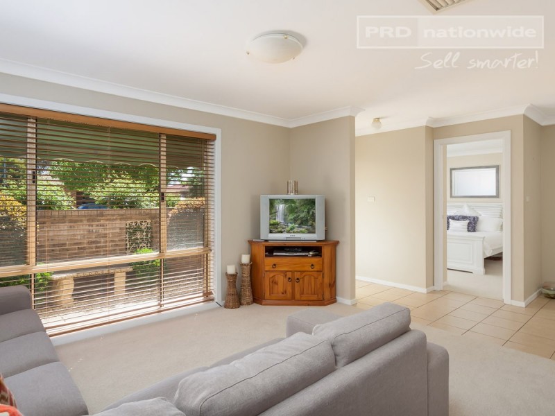 41 Balleroo Crescent, Glenfield Park NSW 2650