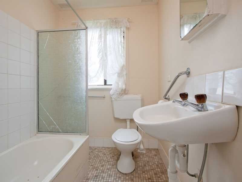 19 Adams Street, Ashmont NSW 2650