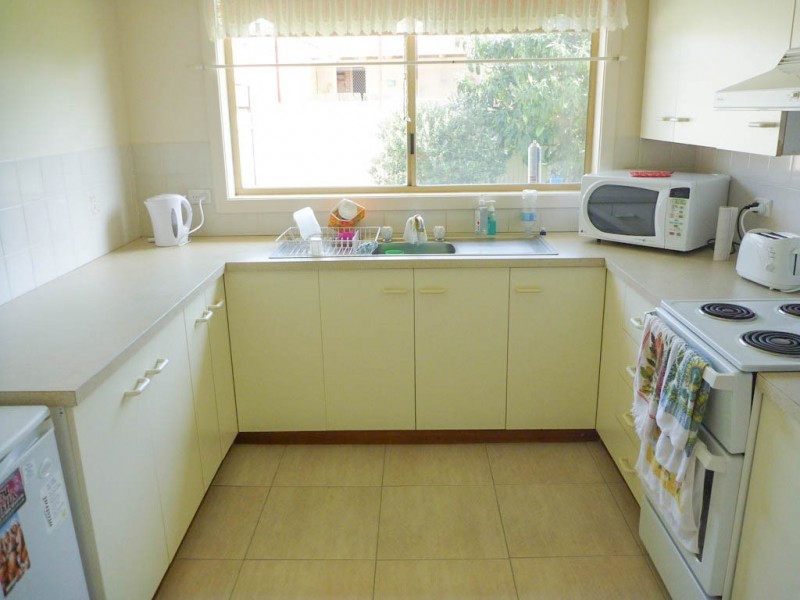 80 Undurra Drive, Glenfield Park NSW 2650