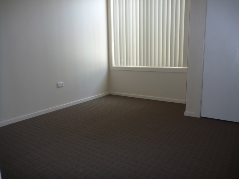 80 Undurra Drive, Glenfield Park NSW 2650