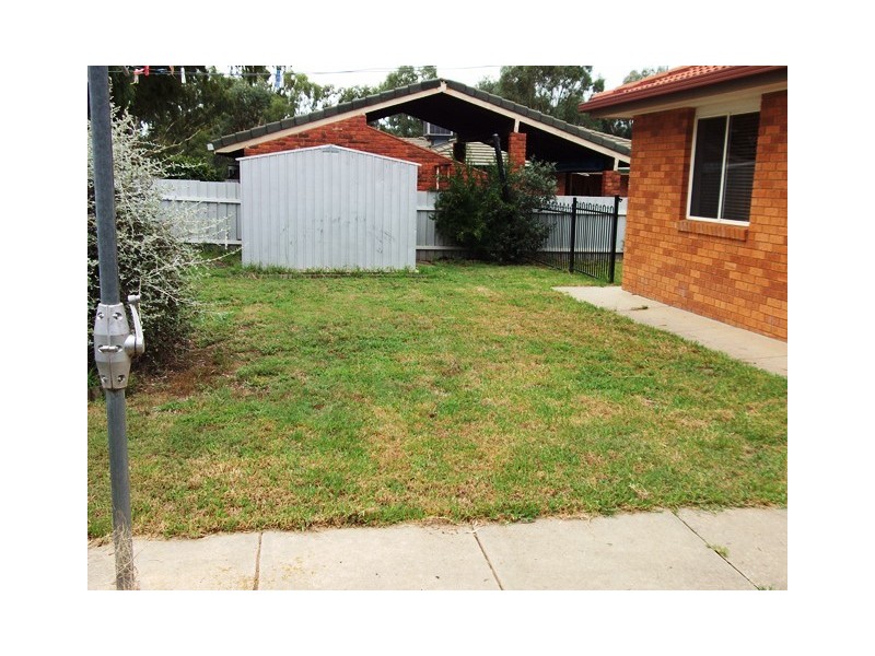 7 Cooba Place, Estella NSW 2650