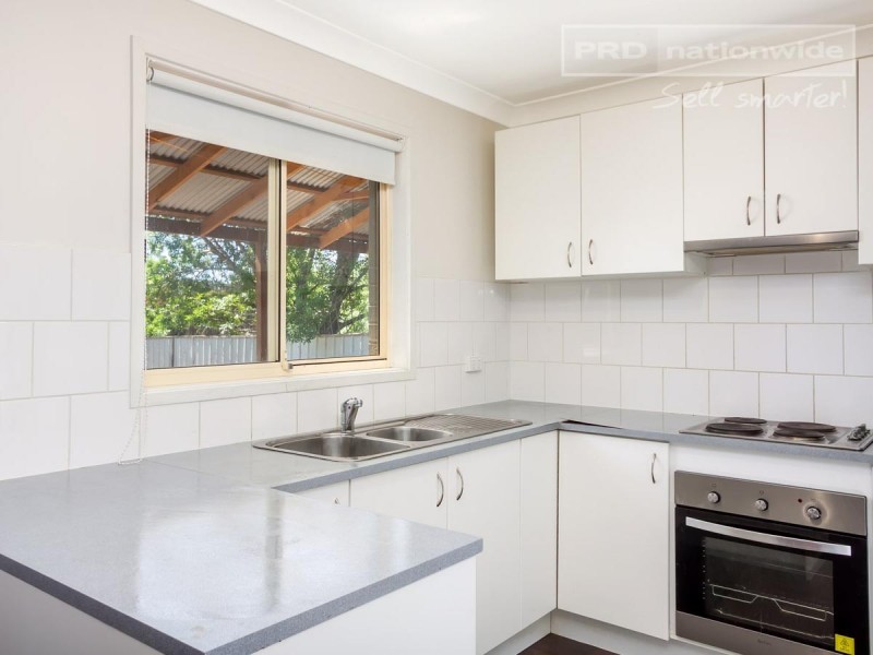 110 Raye Street, Tolland NSW 2650