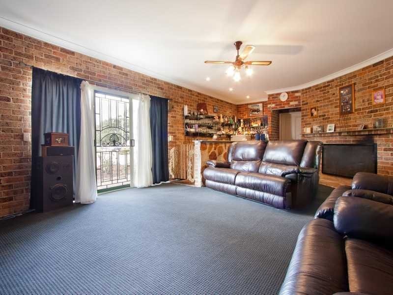8 Pioneer Avenue, Gumly Gumly NSW 2652