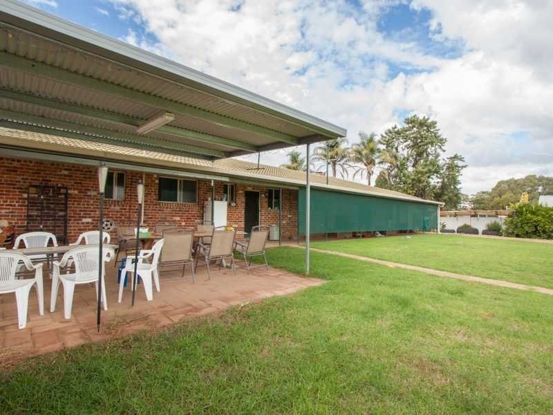 8 Pioneer Avenue, Gumly Gumly NSW 2652