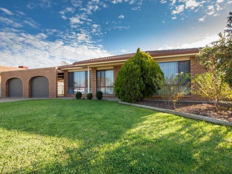 7 Langi Cres, Glenfield Park NSW 2650