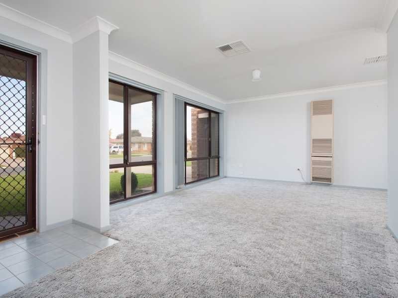 7 Langi Cres, Glenfield Park NSW 2650