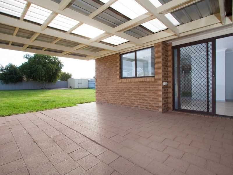 7 Langi Cres, Glenfield Park NSW 2650