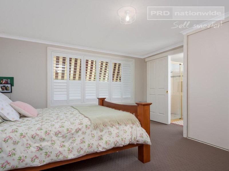 8 Kildare Avenue, Turvey Park NSW 2650
