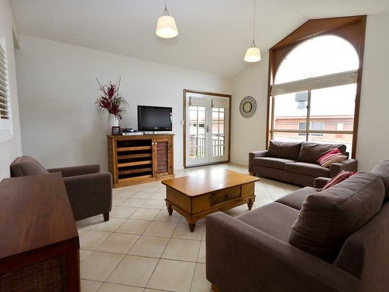 33 Fitzroy Street, Tatton NSW 2650