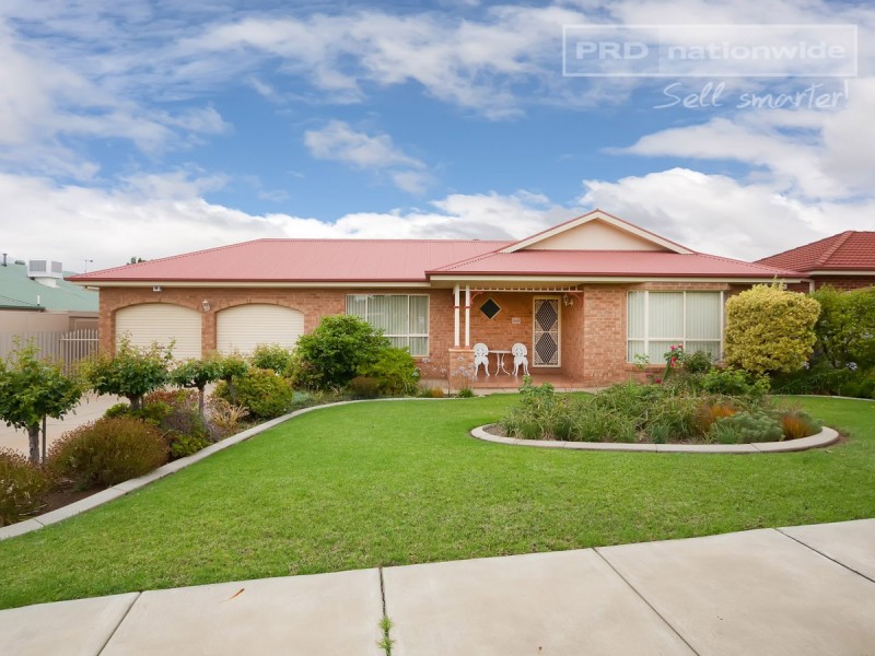14 Lachlan Place, Tatton NSW 2650