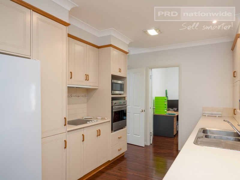 14 Lachlan Place, Tatton NSW 2650