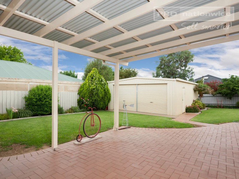 14 Lachlan Place, Tatton NSW 2650