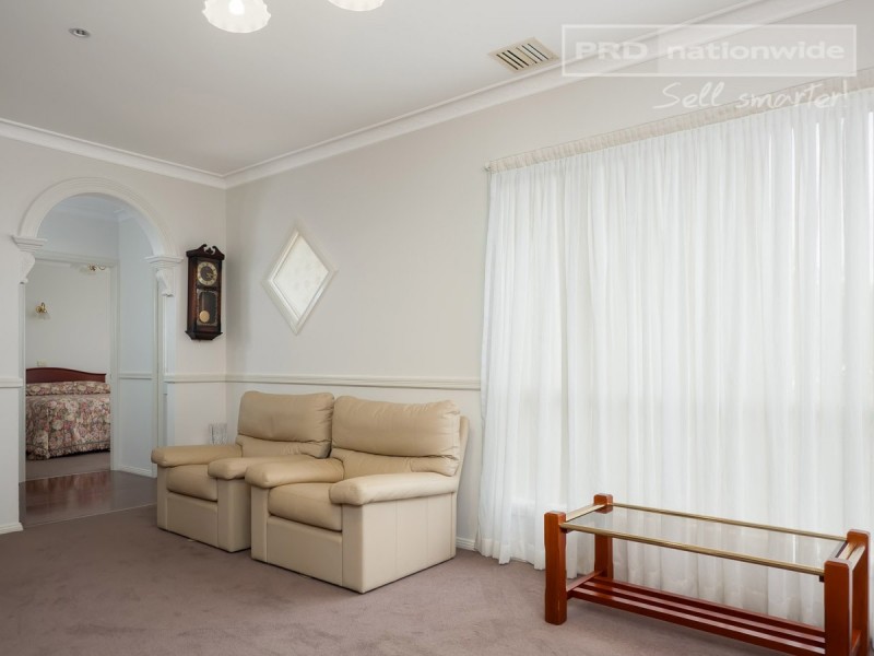 14 Lachlan Place, Tatton NSW 2650