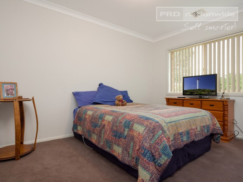 14 Lachlan Place, Tatton NSW 2650