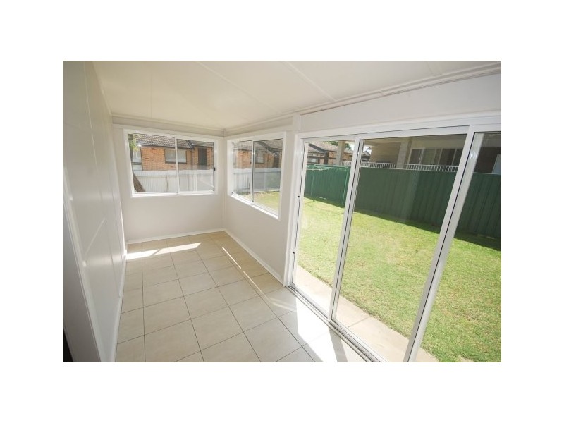 9 Halloran Street, Turvey Park NSW 2650