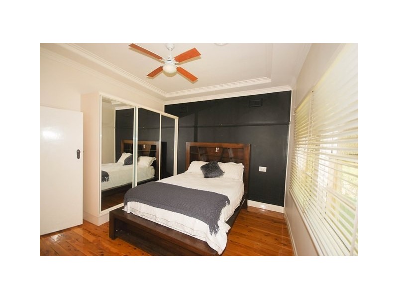 9 Halloran Street, Turvey Park NSW 2650