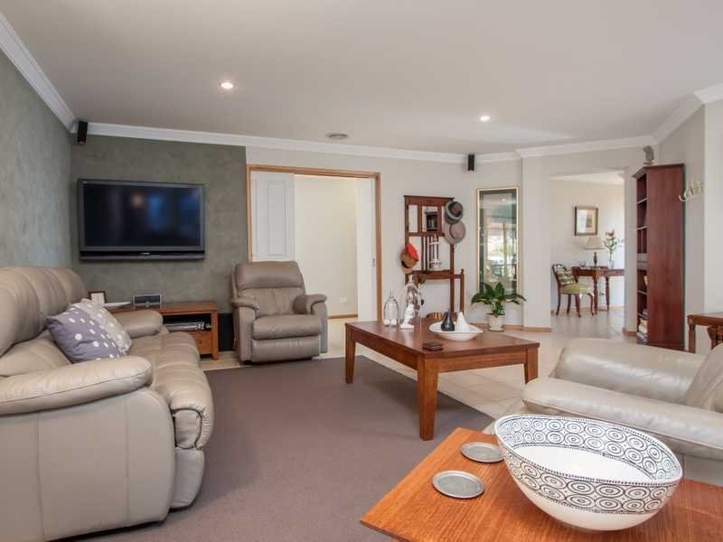 85 Kaloona Drive, Bourkelands NSW 2650