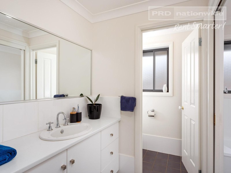 11 Mirrul Street, Glenfield Park NSW 2650