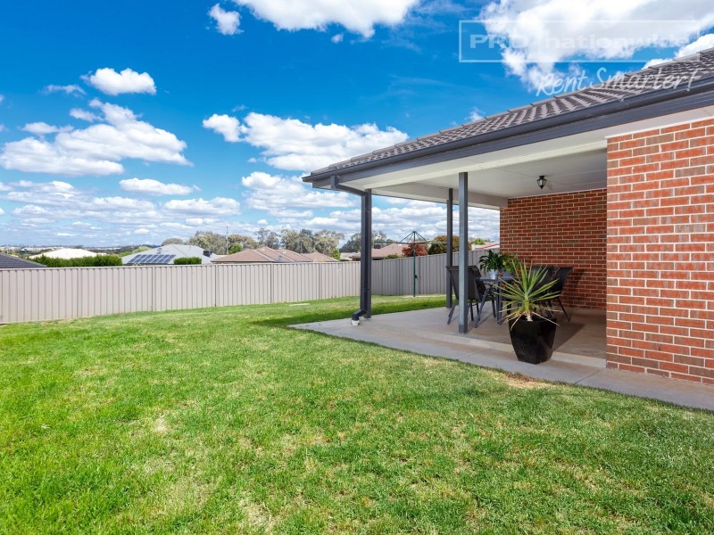 11 Mirrul Street, Glenfield Park NSW 2650