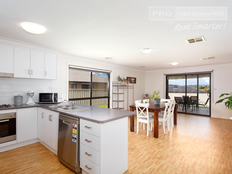 11 Mirrul Street, Glenfield Park NSW 2650