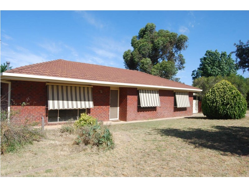 16 Matheson Place, Estella NSW 2650