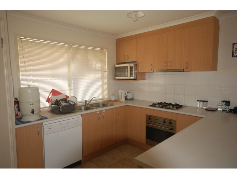 81 Yentoo Drive, Glenfield Park NSW 2650