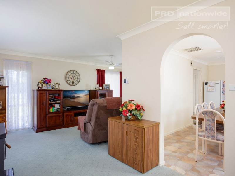 86 Undurra Drive, Glenfield Park NSW 2650