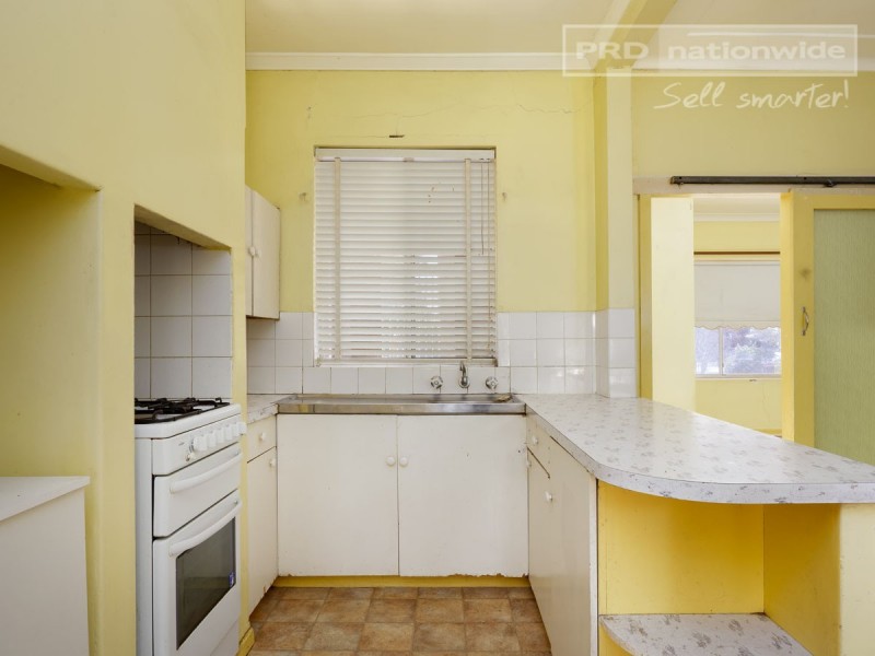 51 Bourke Street, Turvey Park NSW 2650