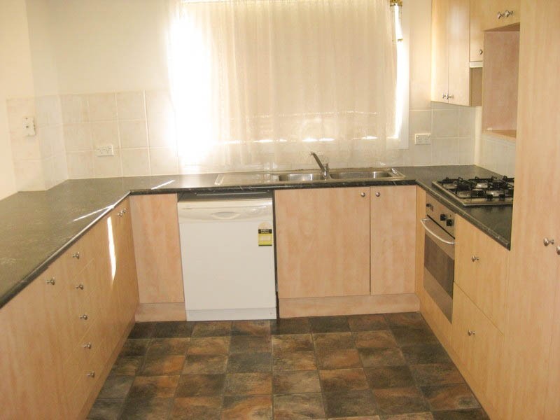 24 Woomera Place, Glenfield Park NSW 2650