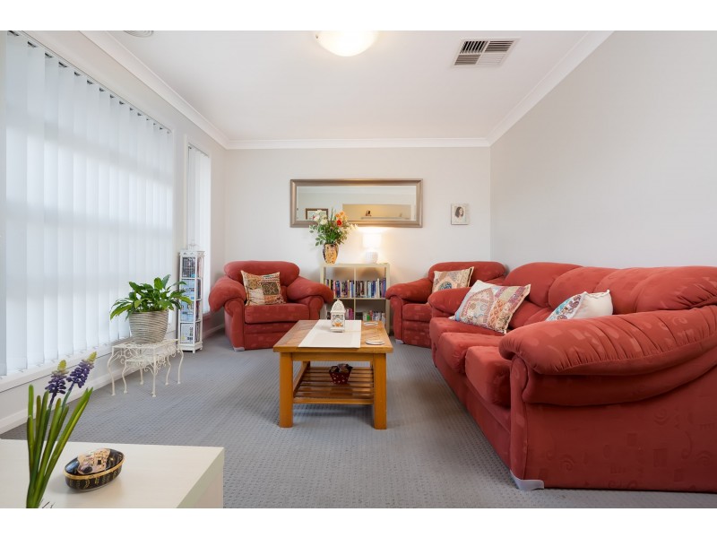 64 Kaloona Drive, Bourkelands NSW 2650