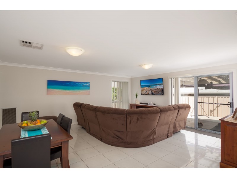 64 Kaloona Drive, Bourkelands NSW 2650