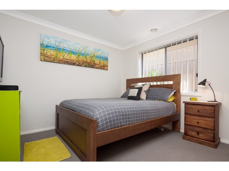 64 Kaloona Drive, Bourkelands NSW 2650