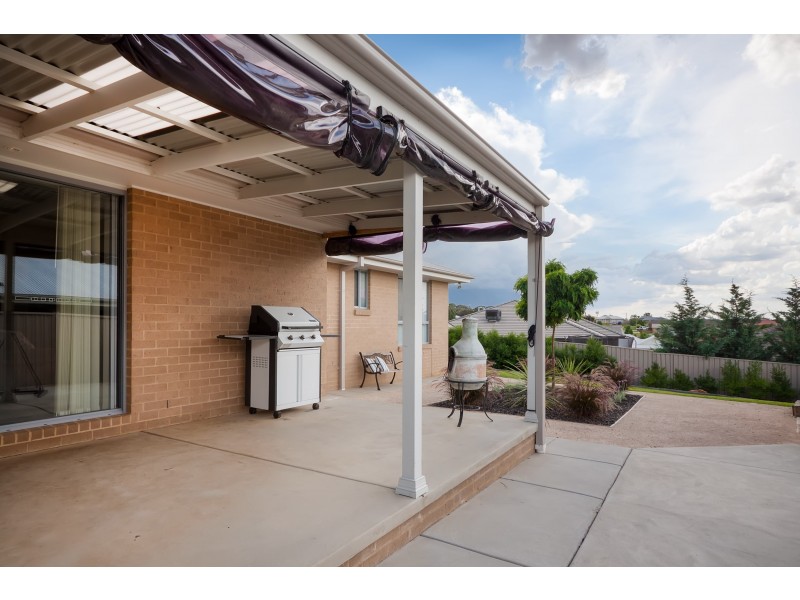 64 Kaloona Drive, Bourkelands NSW 2650