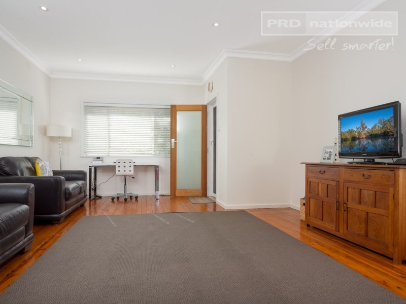 33 Grove Street, Kooringal NSW 2650