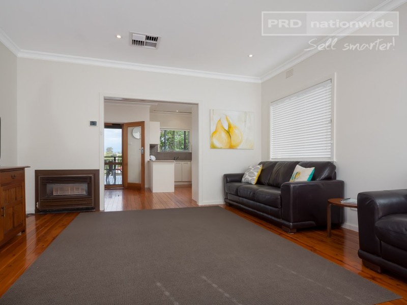 33 Grove Street, Kooringal NSW 2650