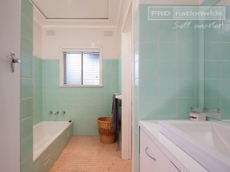 33 Grove Street, Kooringal NSW 2650