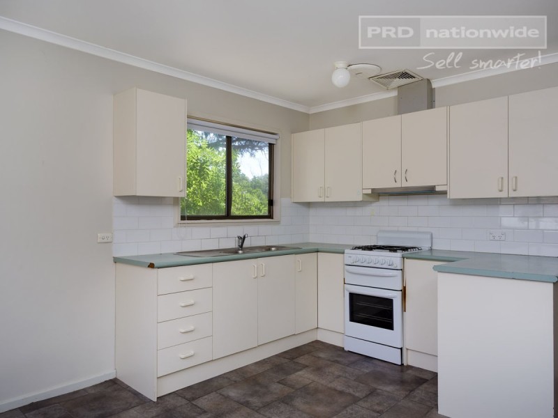 2 Edghill Place, Tolland NSW 2650