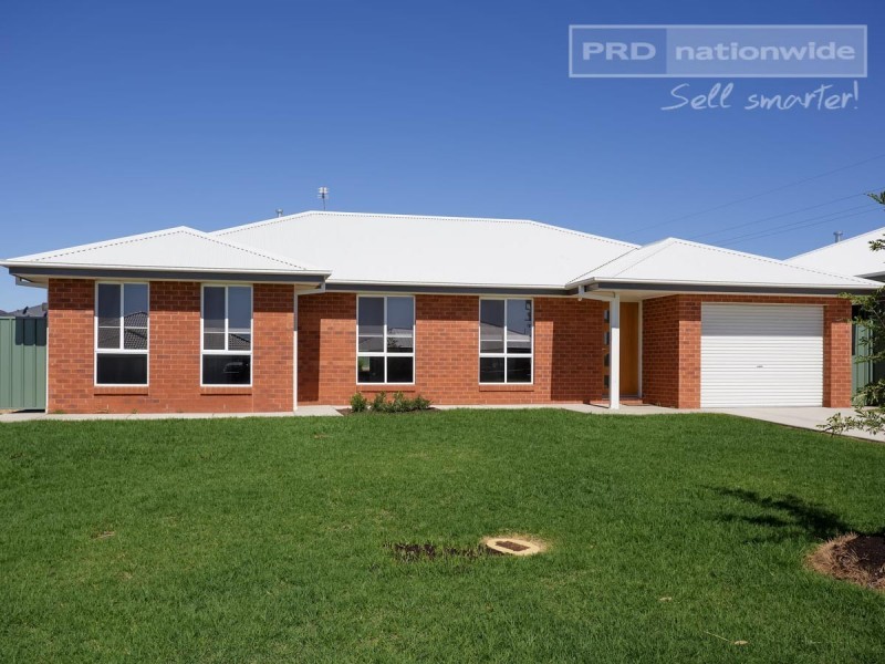 2/24 Hazelwood Drive, Forest Hill NSW 2651